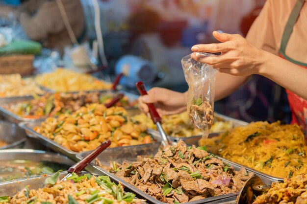 Street Food Cenneti: Bangkok'tan İstanbul'a